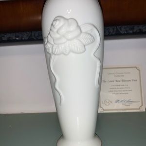 NIB LENOX ROSE BLOSSOM VASE FINE CHINA 24K TRIM